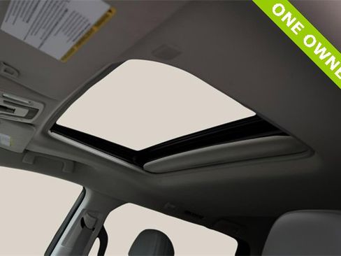 Used 2024 Toyota Sienna XLE image 12