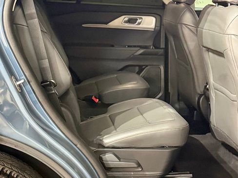 Used 2025 Ford Explorer Active w/ Active Comfort Package image 64