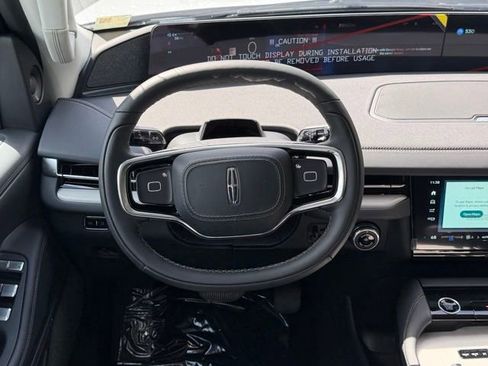 New 2025 Lincoln Navigator Reserve image 6