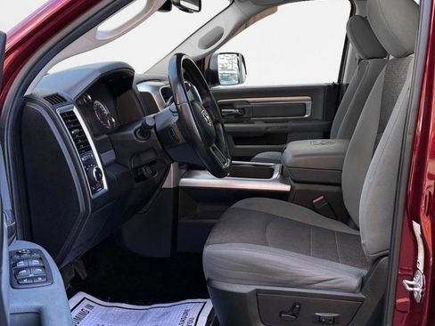 Used 2018 RAM 2500 SLT w/ Luxury Group image 12