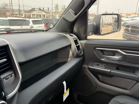 New 2026 RAM 1500 4x4 Crew Cab image 22