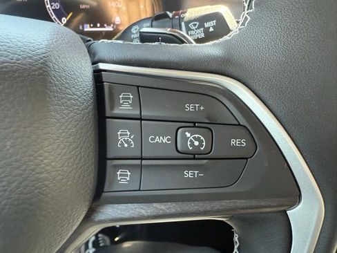 New 2025 Jeep Grand Cherokee L Limited w/ Luxury Tech Group II image 16