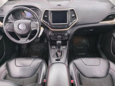 Used 2020 Jeep Cherokee Trailhawk image 26