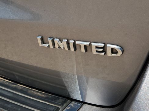 Used 2017 Jeep Grand Cherokee Limited w/ Luxury Group II RWD image 9