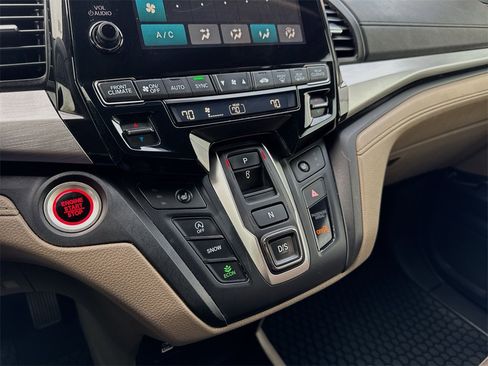 Used 2021 Honda Odyssey EX image 19