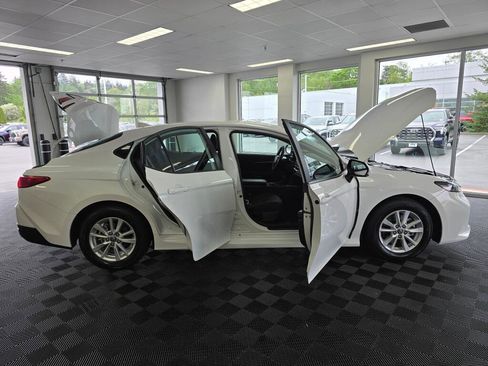 Used 2025 Toyota Camry LE FWD image 17