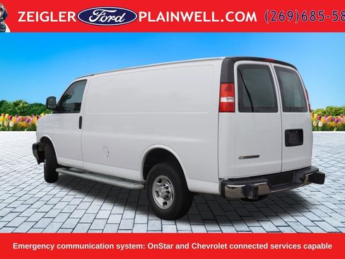 Used 2024 Chevrolet Express 2500 w/ Driver Convenience Package RWD image 3