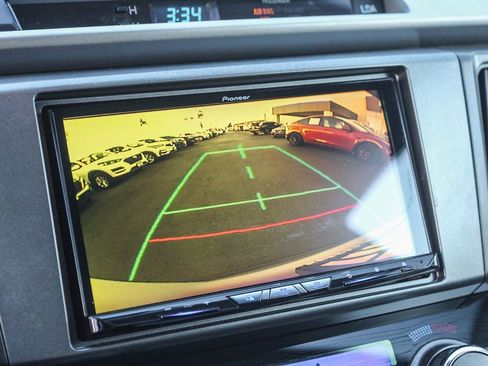 Used 2014 Toyota RAV4 Limited image 23