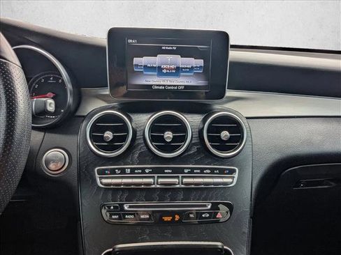 Used 2019 Mercedes-Benz GLC 300 4MATIC image 14