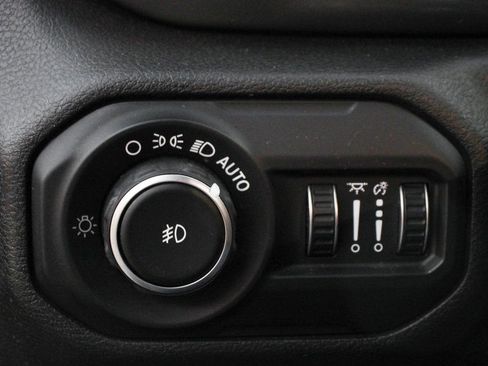 Used 2020 Jeep Wrangler Unlimited Sahara image 20