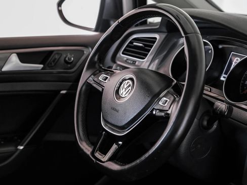 Used 2019 Volkswagen Golf SE FWD image 14