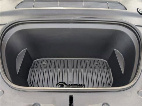 Used 2023 Tesla Model Y Long Range image 25