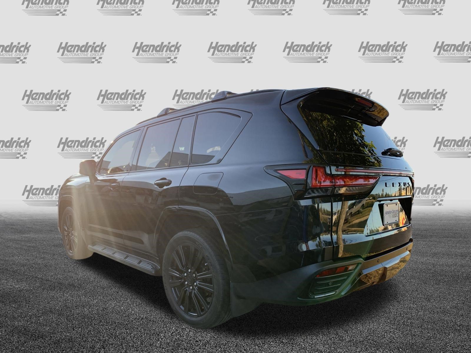 Used 2022 Lexus LX 600 4WD w/ Accessory Package (Z1) image 8