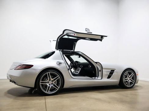 Used 2012 Mercedes-Benz SLS AMG Coupe image 43
