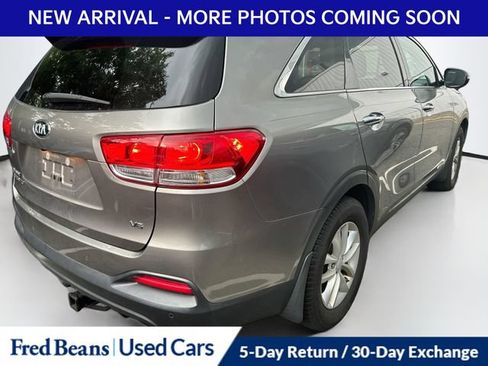 Used 2017 Kia Sorento AWD w/ LX V6 Convenience Package image 6