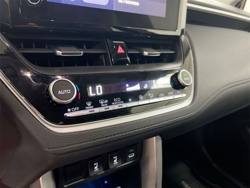 Used 2023 Toyota Corolla Cross XLE image 15