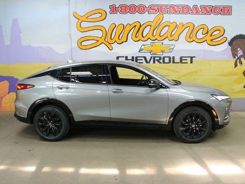 Used 2024 Buick Envista Sport Touring w/ Convenience II Package FWD image 1