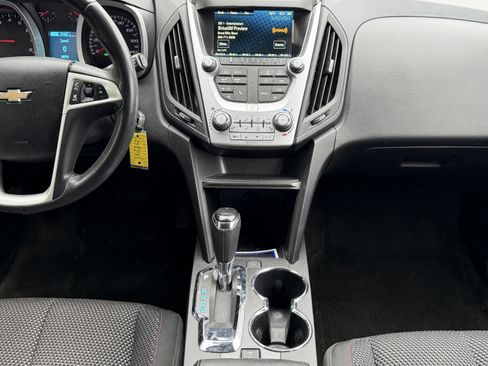 Used 2017 Chevrolet Equinox LT w/ Convenience Package FWD image 9