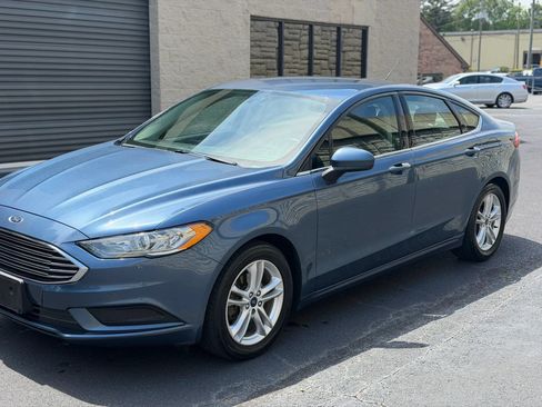 Used 2018 Ford Fusion SE w/ Fusion SE Technology Package FWD image 40