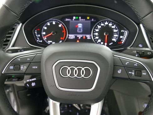 Certified 2022 Audi Q5 2.0T Premium w/ Convenience Package AWD/4WD image 17