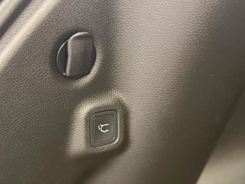 Used 2026 Jeep Compass Limited AWD/4WD image 17