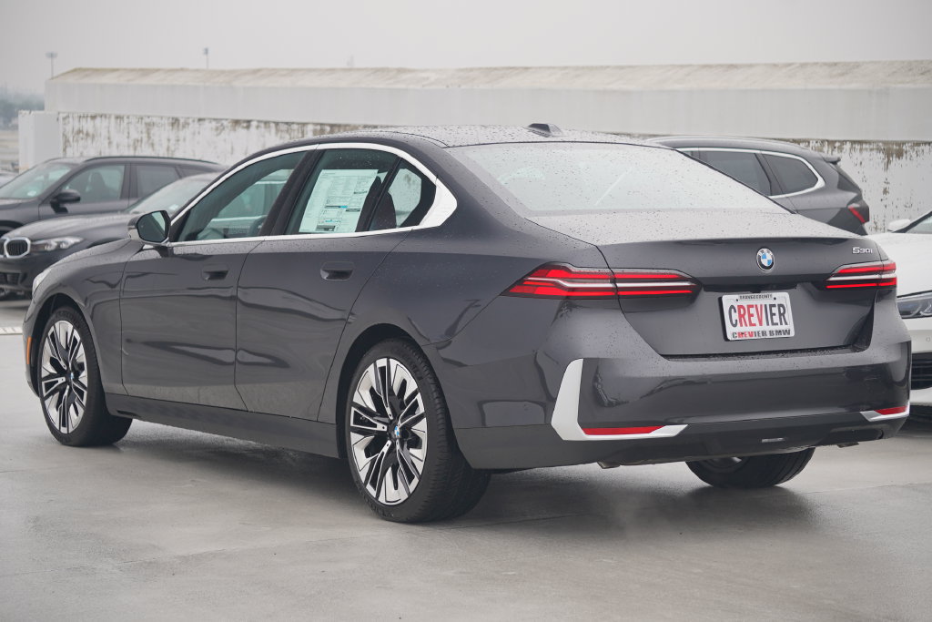 Used 2026 BMW 530i w/ Premium Package RWD image 7