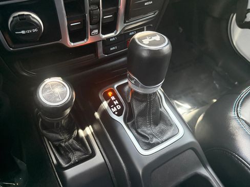 Used 2024 Jeep Wrangler High Altitude AWD/4WD image 18