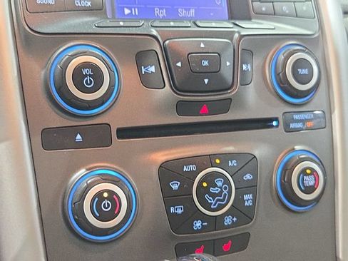 Used 2013 Ford Edge SEL FWD image 18