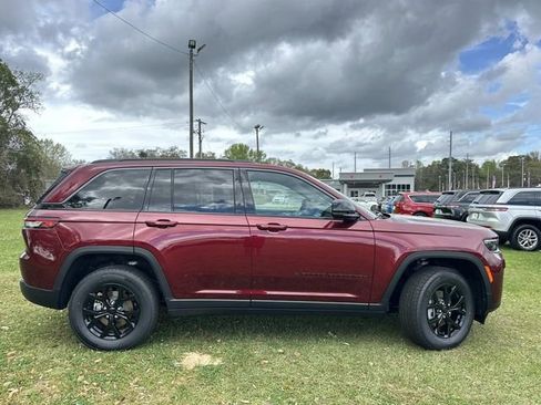 New 2026 Jeep Grand Cherokee Altitude AWD/4WD image 5
