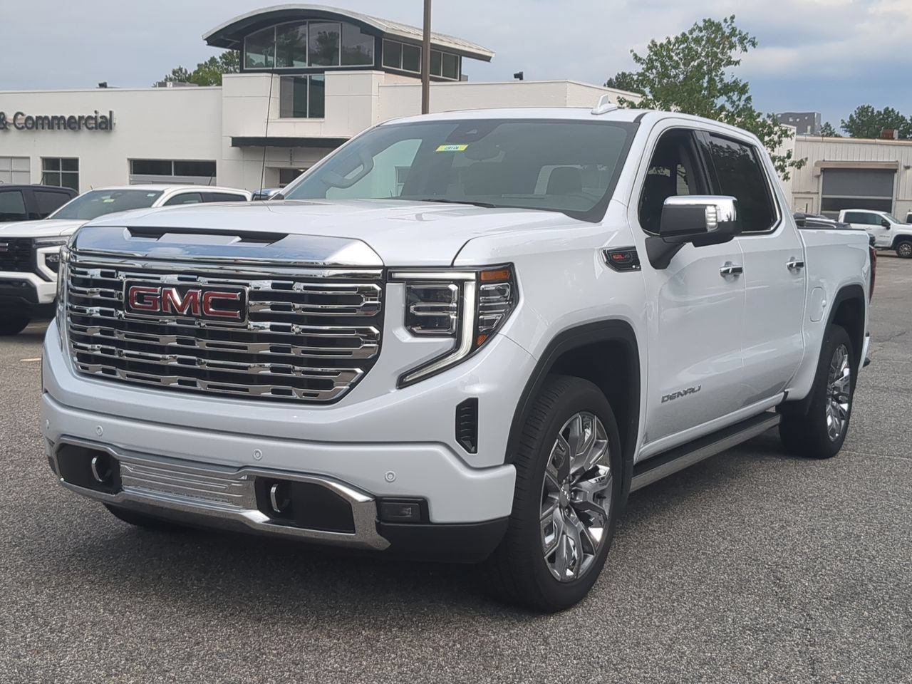 Used 2026 GMC Sierra 1500 Denali AWD/4WD image 4