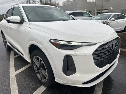 Used 2025 Audi Q5 Premium w/ Convenience Package