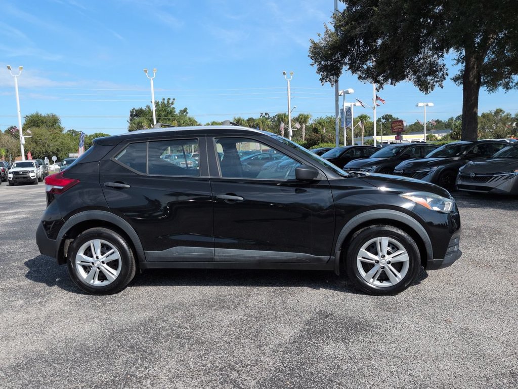 Used 2018 Nissan Kicks S FWD image 3