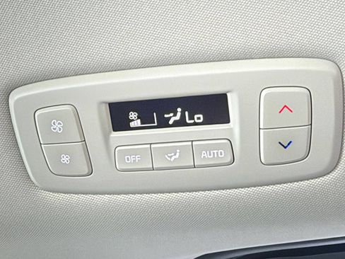 Used 2026 Kia Carnival FWD image 24