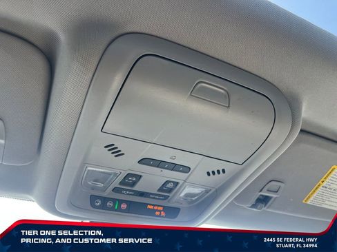 Used 2023 GMC Terrain SLT w/ Tech Package FWD image 34