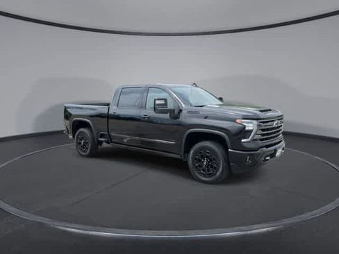 Used 2024 Chevrolet Silverado 2500 High Country w/ Midnight Edition AWD/4WD image 2