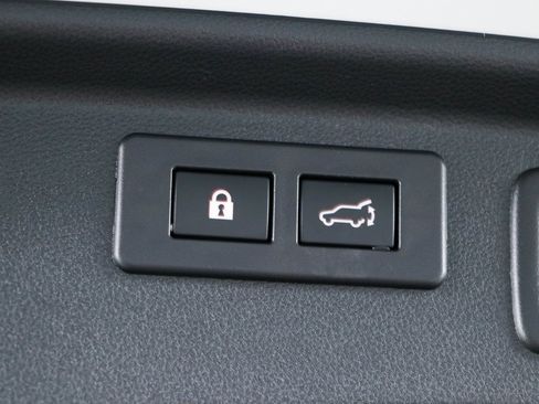 Used 2023 Subaru Forester Premium AWD/4WD image 30