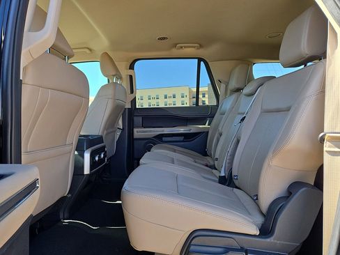 Used 2024 Ford Expedition Max XLT image 13