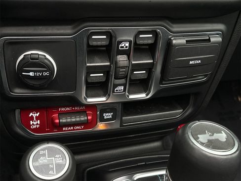 Used 2023 Jeep Wrangler Unlimited Rubicon 4xe w/ Steel Bumper Group image 30