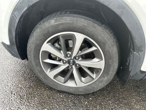Used 2019 Kia Sorento EX FWD image 2