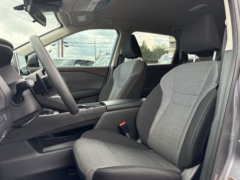 Used 2023 Nissan Rogue SV FWD image 13