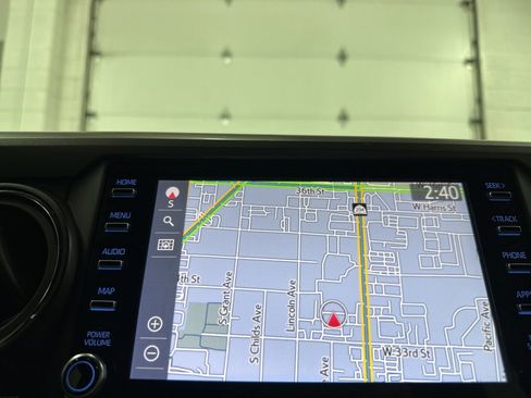 Used 2022 Toyota Tacoma Limited image 25