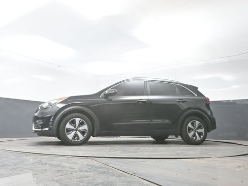 Used 2017 Kia Niro LX image 46
