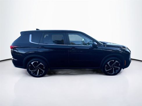 Used 2024 Mitsubishi Outlander SE image 8