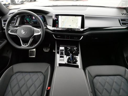 Used 2025 Volkswagen Atlas Cross Sport SEL Premium R-Line image 10