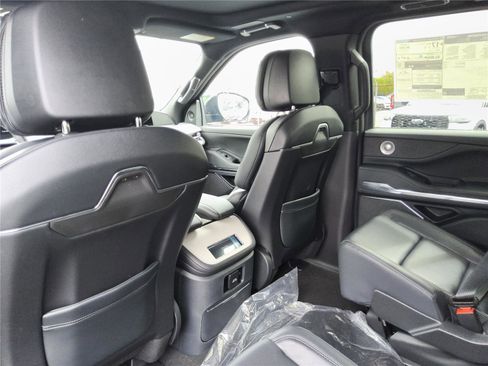 New 2026 Lincoln Navigator L Reserve AWD/4WD image 25