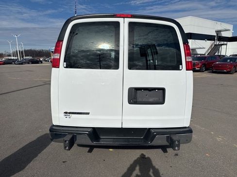 Used 2024 Chevrolet Express 2500 w/ Driver Convenience Package RWD image 21