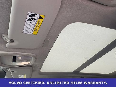 Certified 2025 Volvo XC40 B5 Plus AWD/4WD image 28