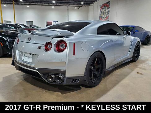 Used 2017 Nissan GT-R Premium AWD/4WD image 10