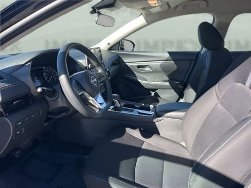 Used 2024 Nissan Sentra SV image 9