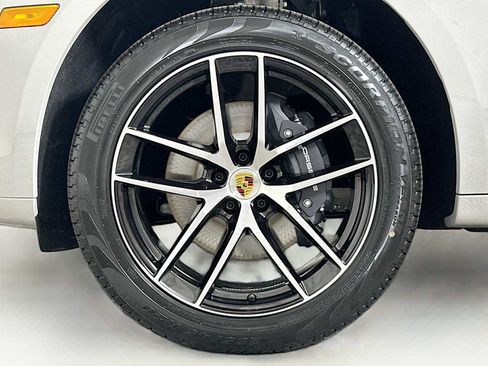 New 2026 Porsche Macan image 33